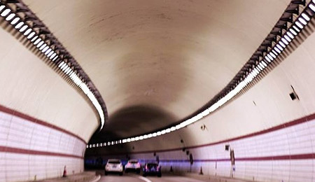  Solar Road Stud Markers in Tunnel