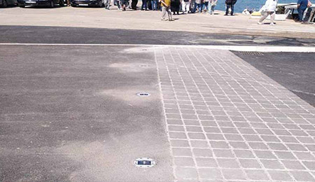 solar road stud markers