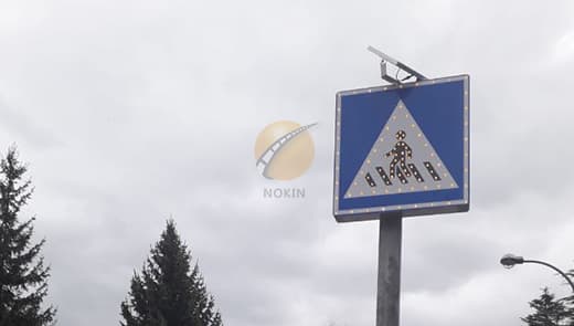 solar-pedestrian-crossing-signs