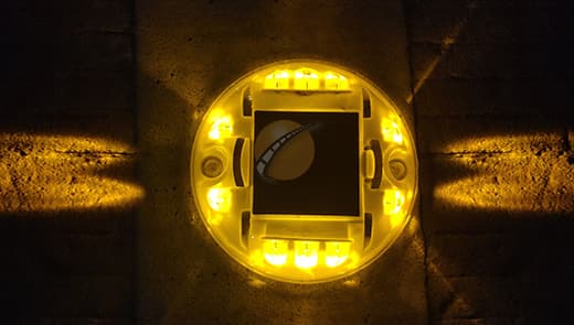plastic-solar-road-studs
