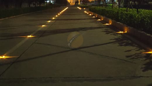 wireless-synchronized-solar-road-stud