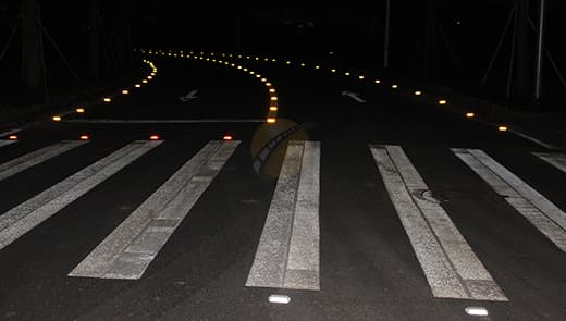 pedestrian-crossing-road-studs