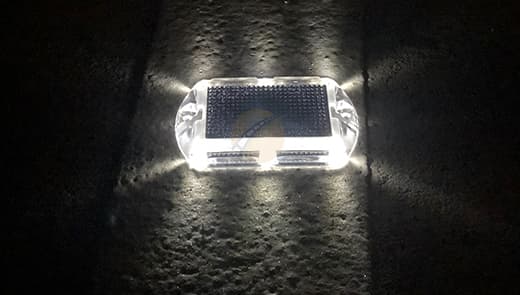 plastic-solar-road-studs