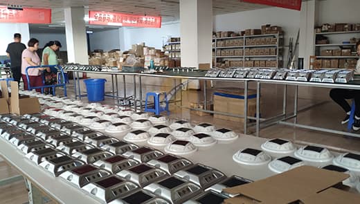 solar-road-studs-materials-and-processes