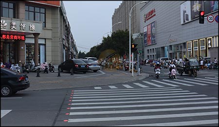 solar-road-stud-in-smart-zebra-crossing