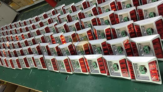 embedded-solar -road-studs