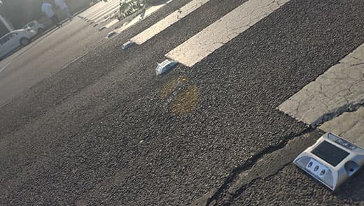 square-solar-road-stud-cat-eye