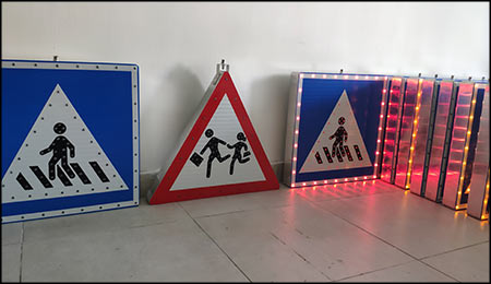 solar-road-signs