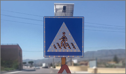 Solar Powered Crosswalk Sign