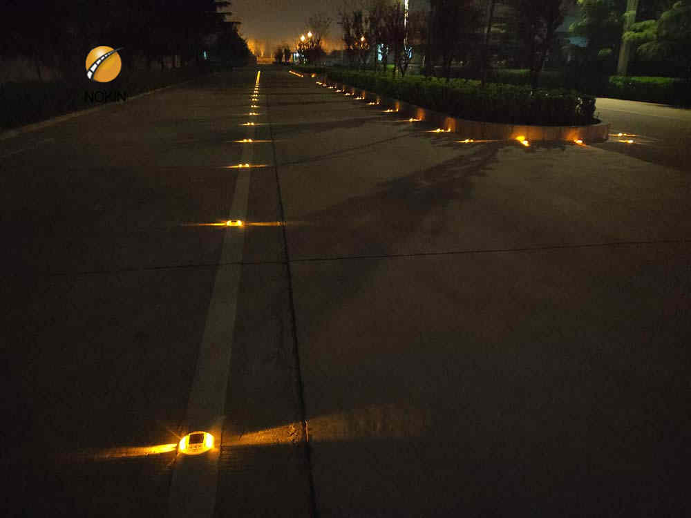 Customize LED road stud light manufacturer