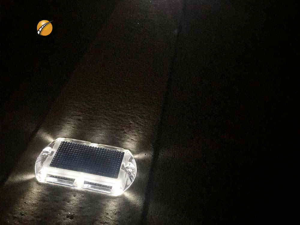 Customize solar led road stud for sale