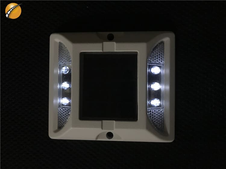 Led Solar Road Stud With Shank