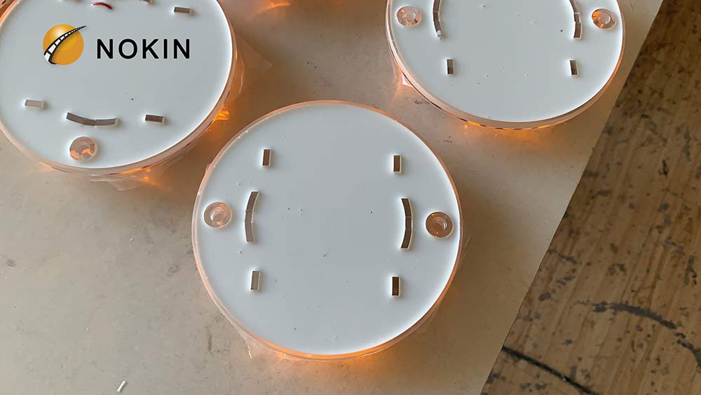 Plastic Solar Raised Pavement Marker For Pedestrian Crossing