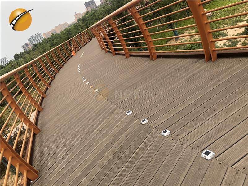 Plastic Solar Deck Light For Bridge