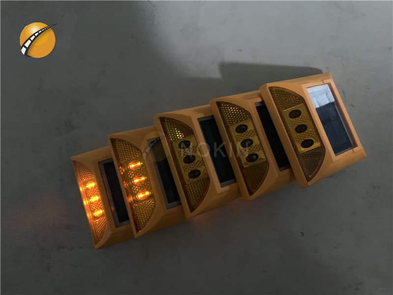 Plastic Solar Cat Eyes For Highway