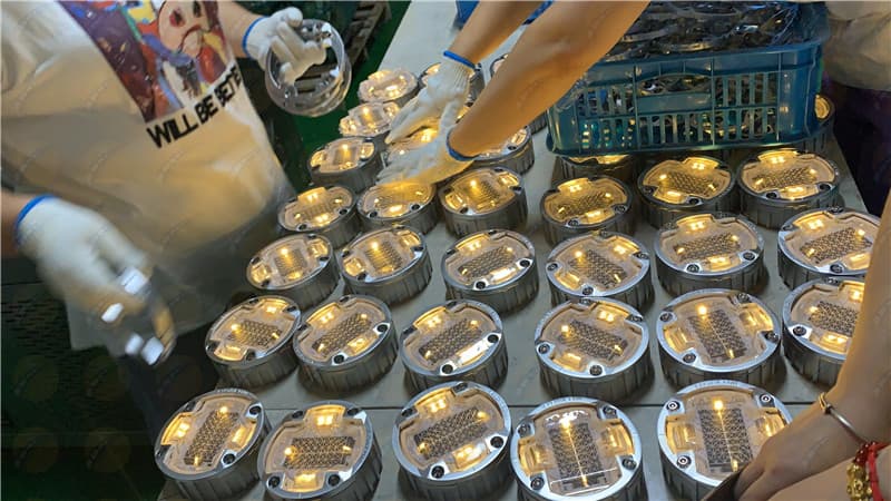 Yellow Solar Road Stud For Pedestrian Manufacturer