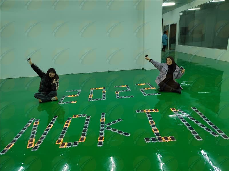 Amber Solar Road Stud For Driveway Manufacturer