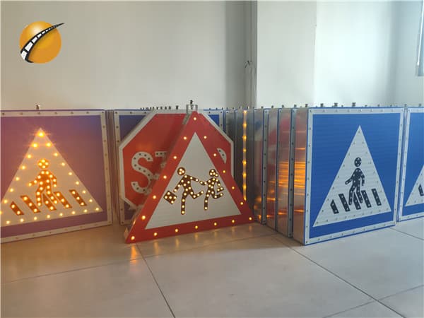 Customized Traffic Road Square Solar Energy LED Sign