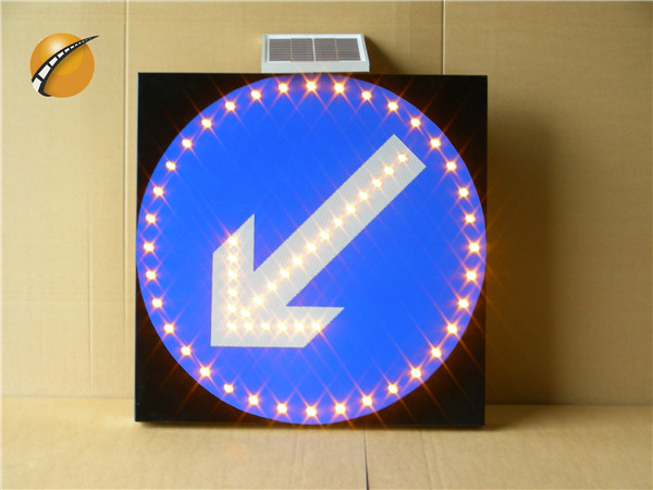Solar Powered LED Arrow Road Sign for Direction