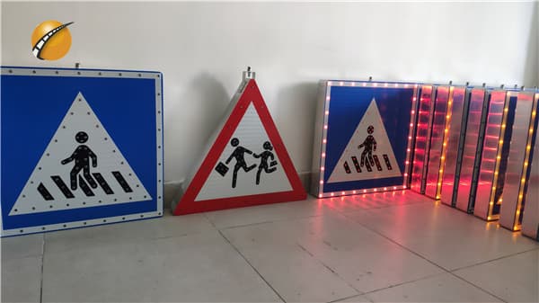 Solar Traffic Sign LED Flashing Indication Road Sign