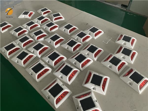 Blue Solar Road Stud For Freeway Manufacturer