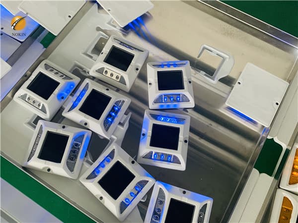 Blue Solar Road Stud For Pedestrian Supplier