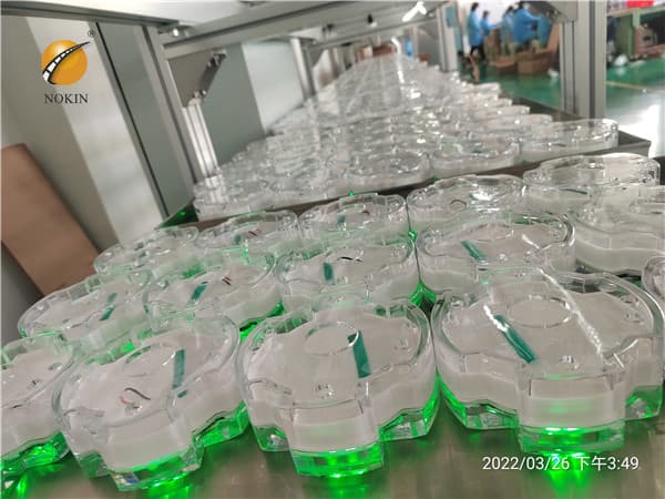 Embedded Solar Stud For Road Safety