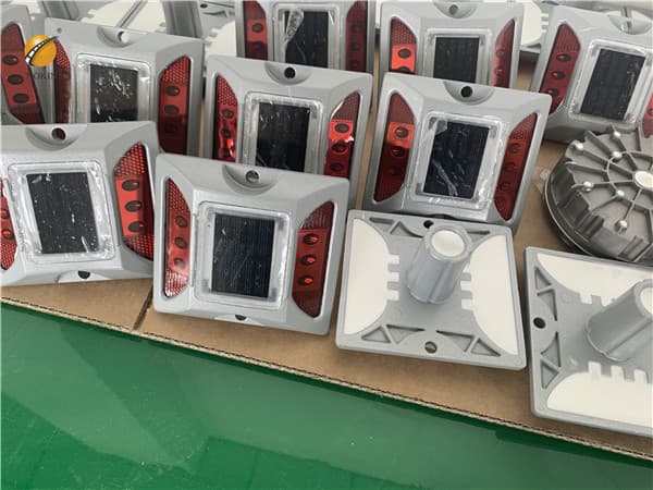 Red Solar Road Stud For Road Safety Supplier