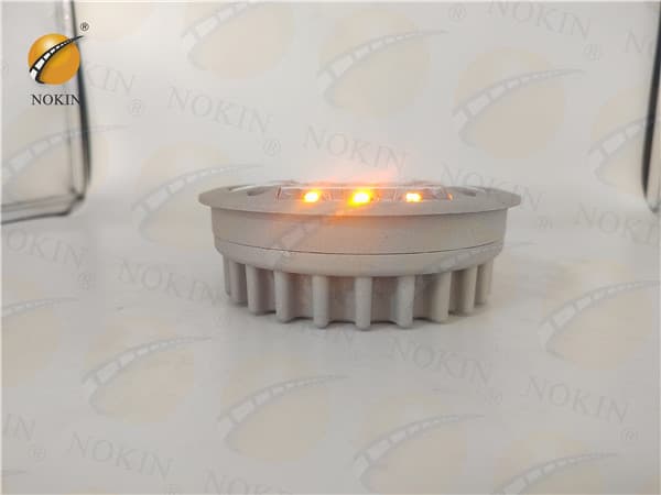 IL300 Solar Road Stud Flashing Type