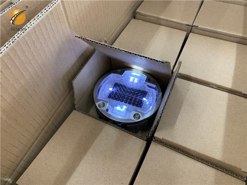 Internally Illuminated Pavement Levelled Stud Manufacturer