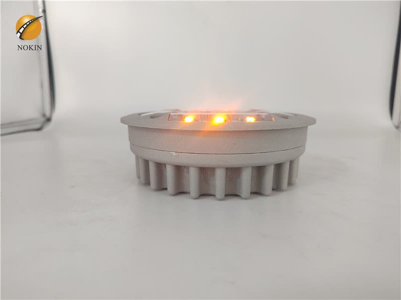 Internally Illuminated Solar Pavement Levelled Marker Flush Type