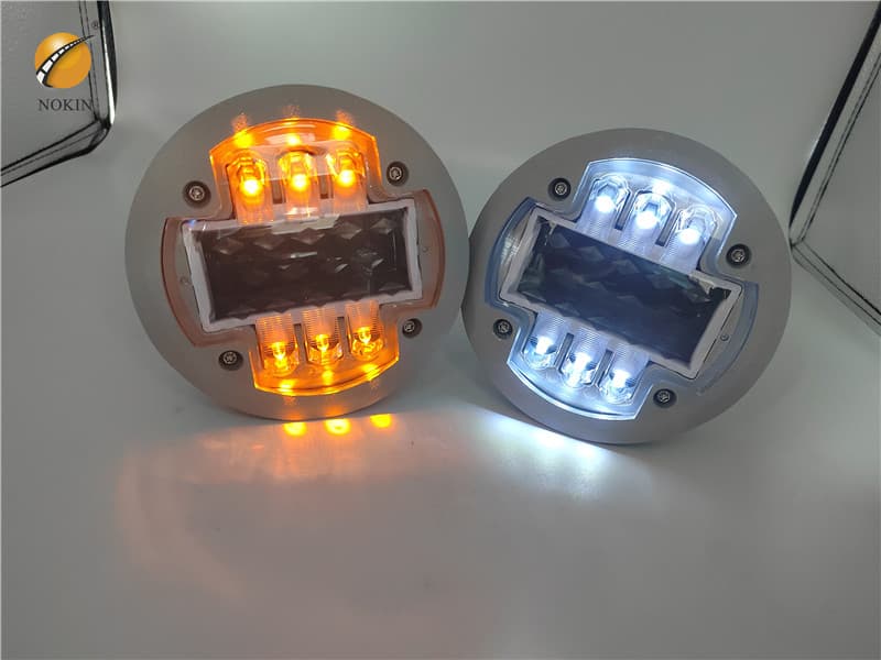 Internally Illuminated Solar Pavement Levelled Marker Flush Type