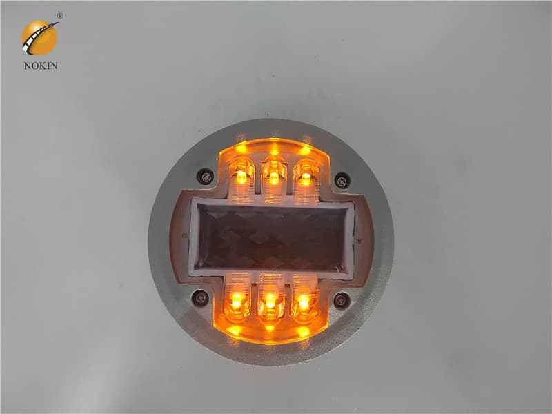 Internally Illuminated Solar Pavement Levelled Marker Flush Type
