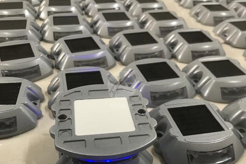 solar cat eyes for truck Installation solar powered