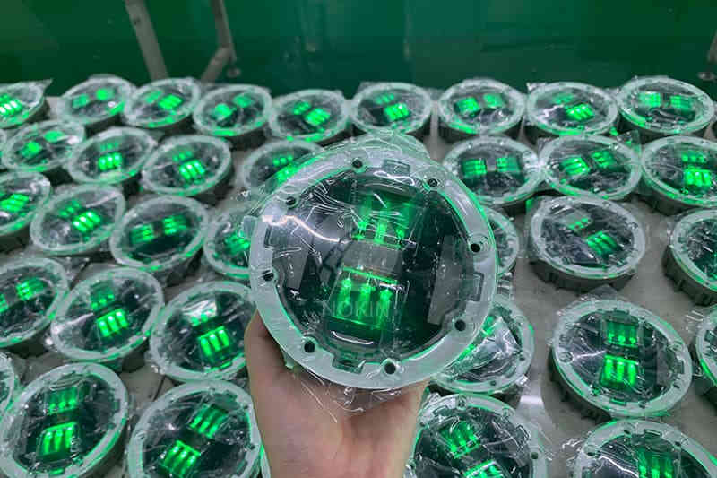 solar cat eyes for truck safety led