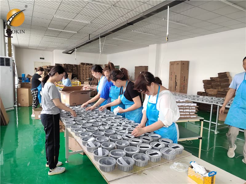 Bi-Directional LED Solar Road Stud For Sale