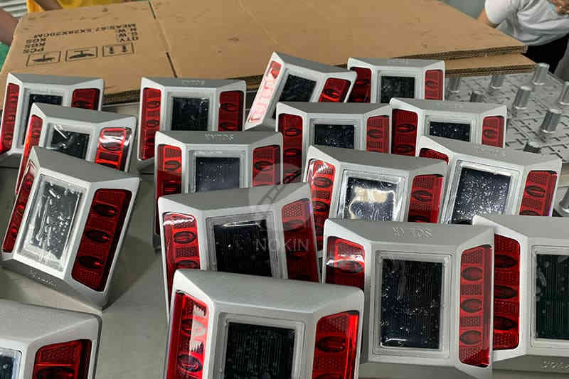 solar road stud for freeway Installation reflector