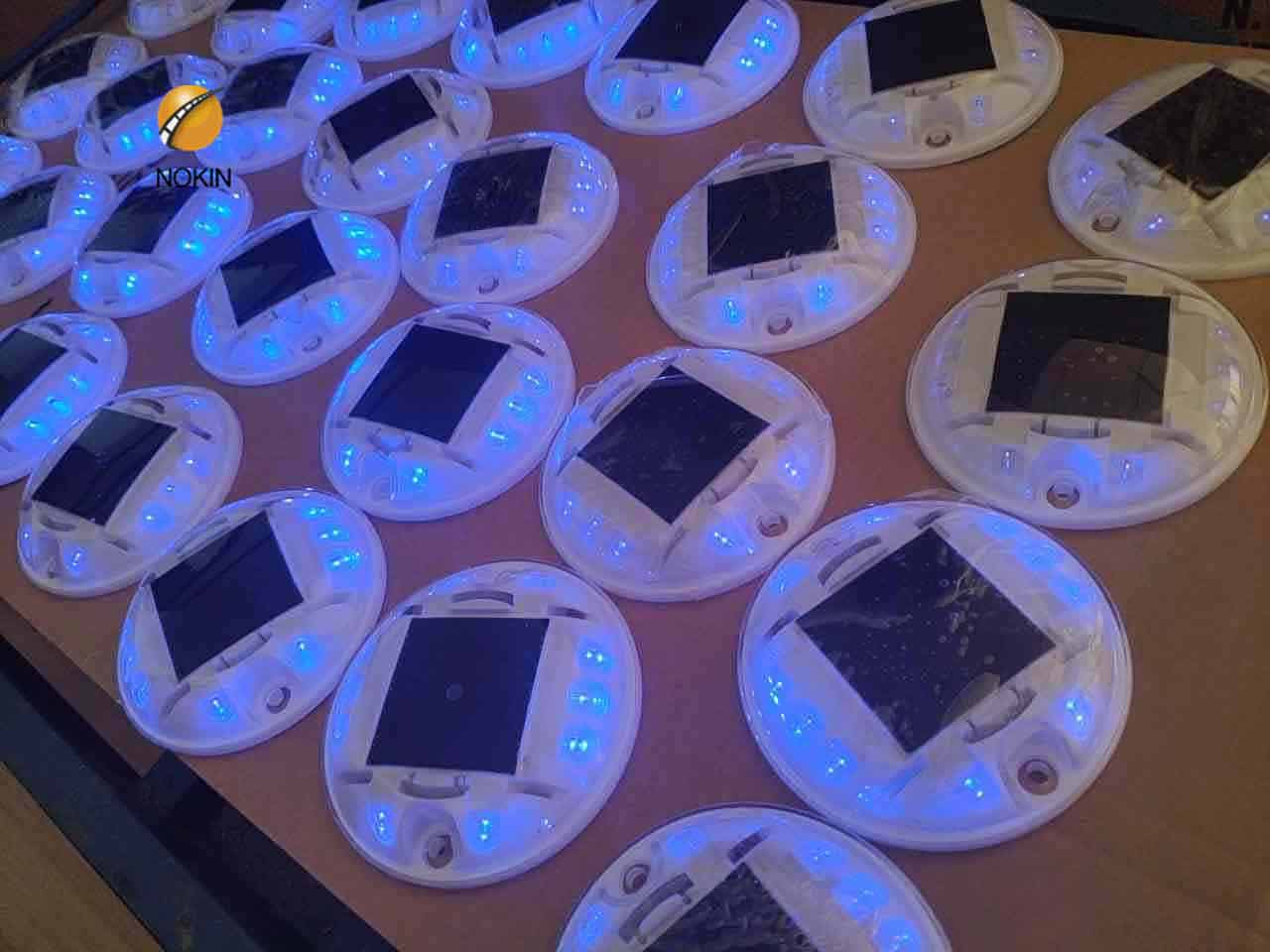 cat eyes for path Installation solar