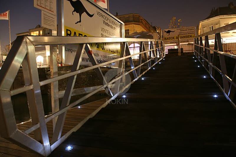 warning stud for walkway safety led