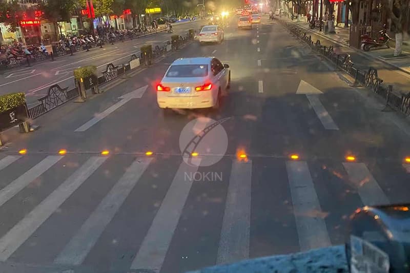 road stud for path heavy duty light