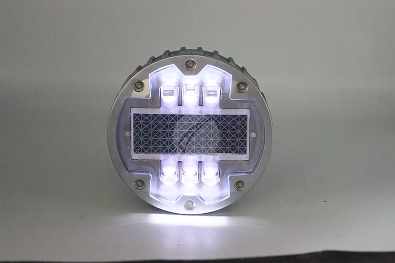IP68 Solar reflective road stud for bridge