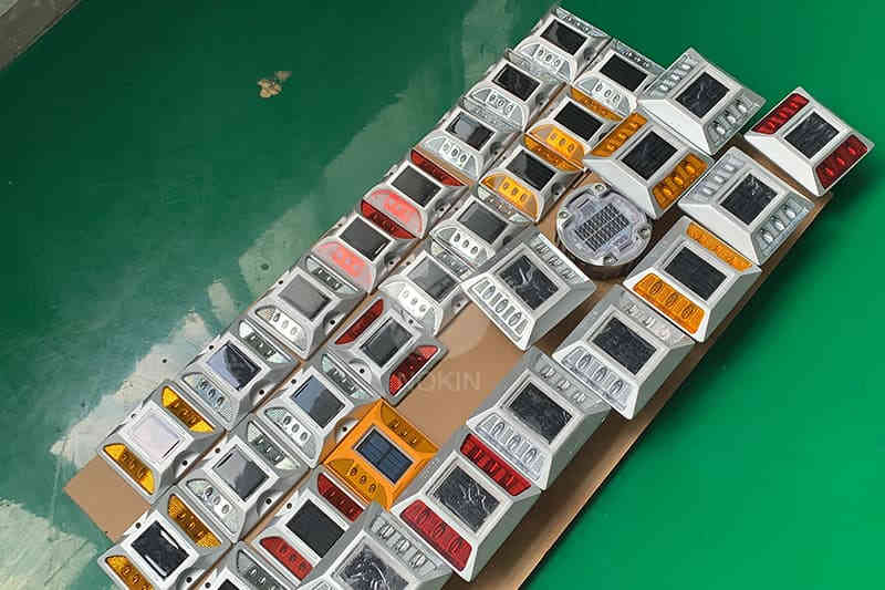 solar powered road marker for Pedestrian safety