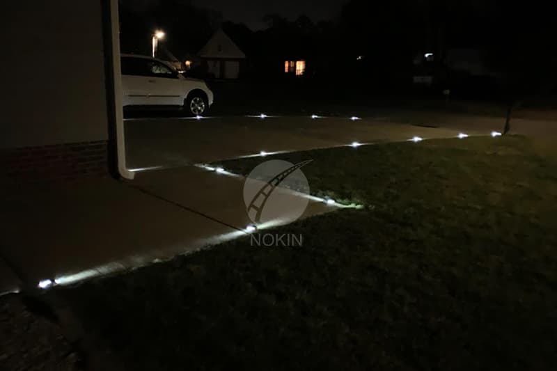 Ultra-thin reflective cat eye for crosswalk