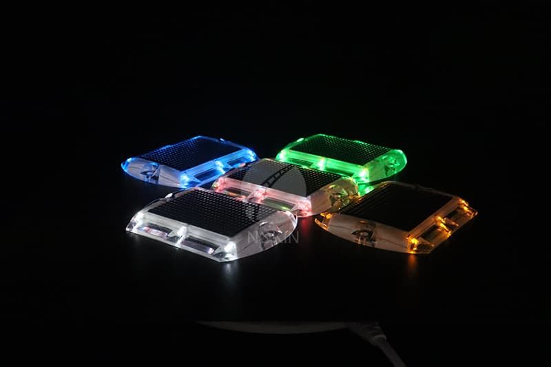 solar reflective road marker for truck safety