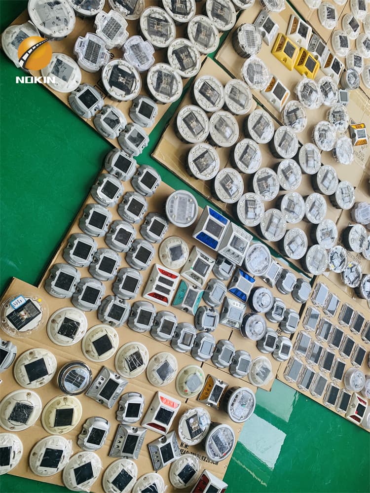 A wide variety of solar road stud