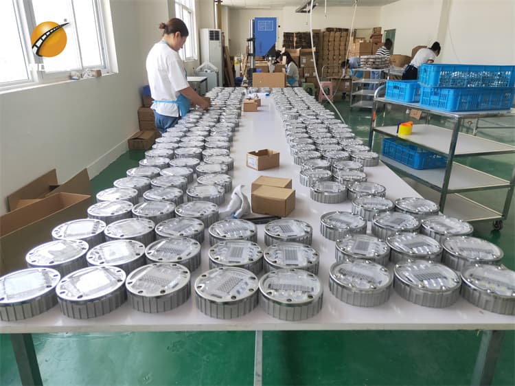 Solar Road Stud Can Be Used In Road Central
