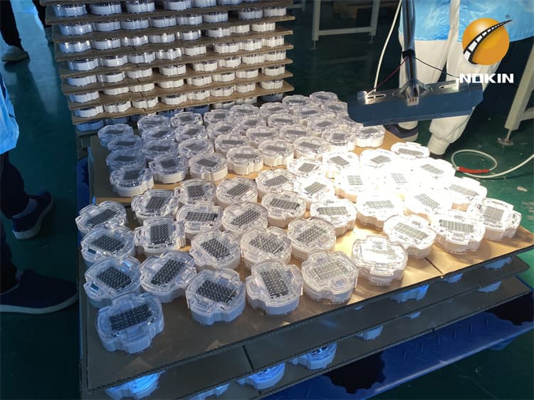 Solar Road Stud Light with Fast Charge Rate