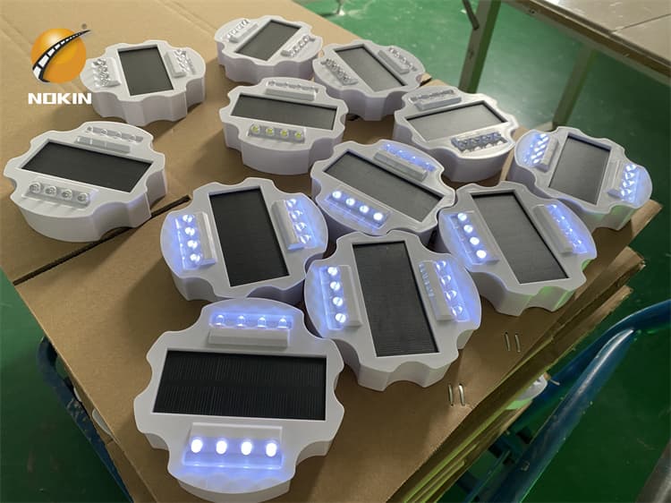 The production process of embedded solar road studs