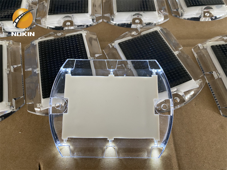 High brightness reflective ABS PC driveway reflector solar road stud