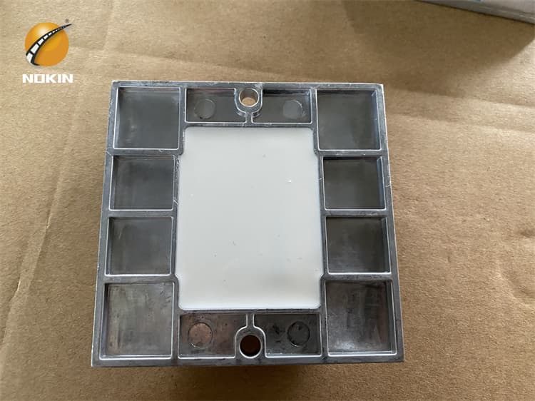 High brightness reflective waterproof solar road stud